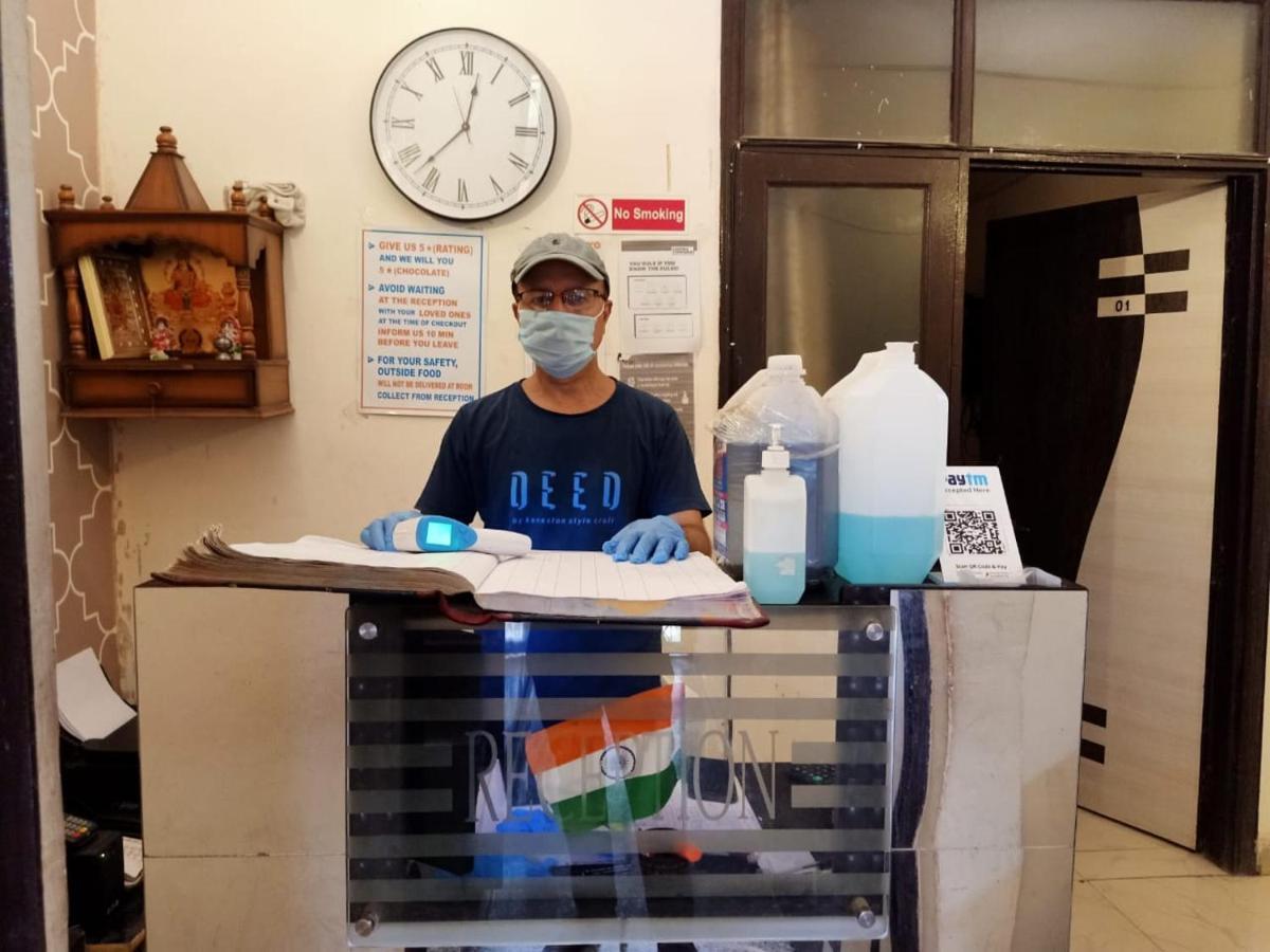 Oyo Triage Home Stay Noida Buitenkant foto