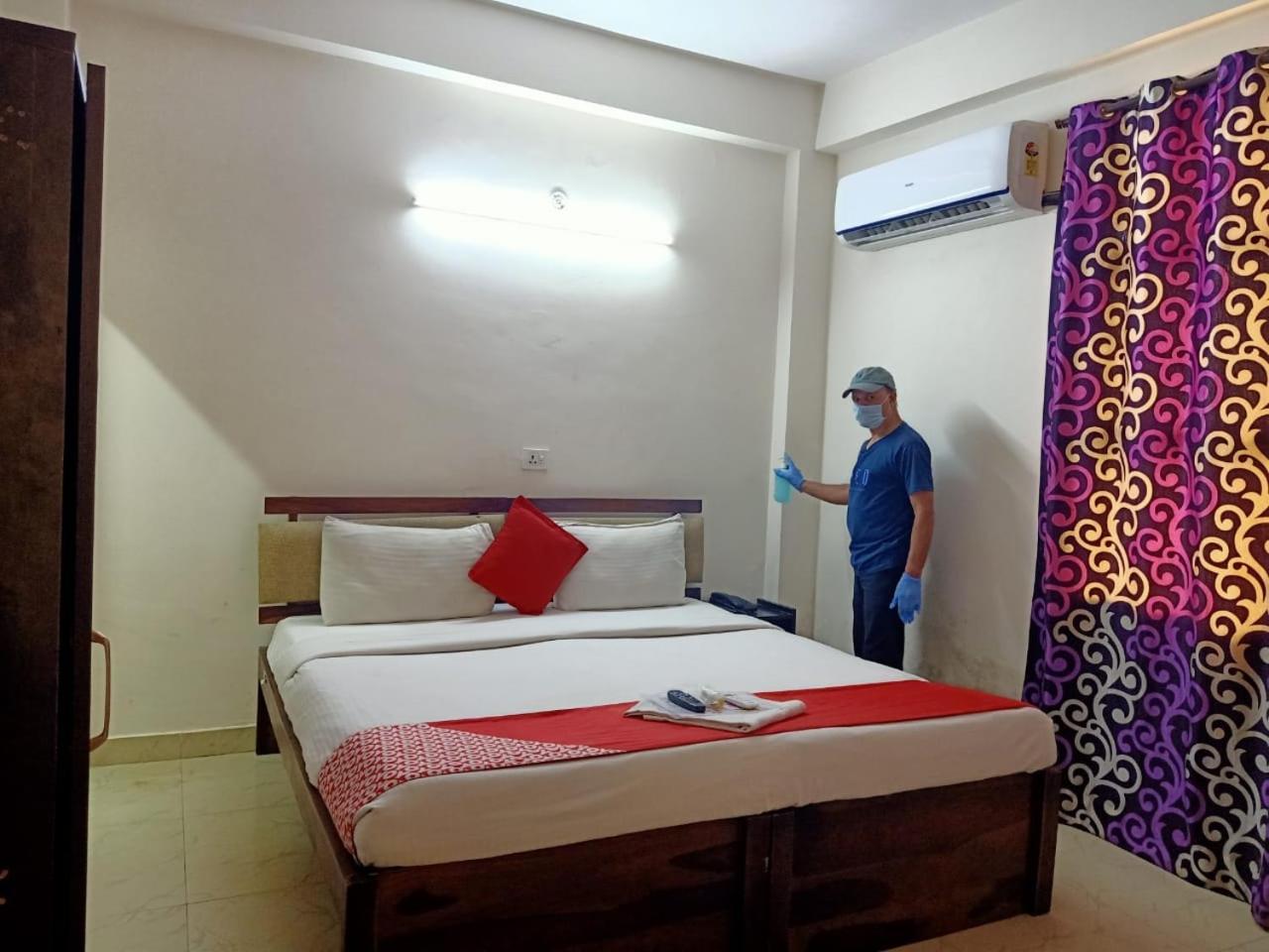 Oyo Triage Home Stay Noida Buitenkant foto